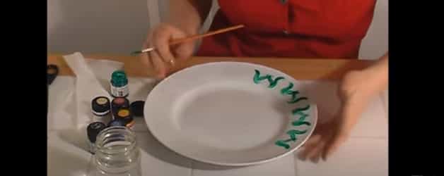 Create design on your ceramic plate